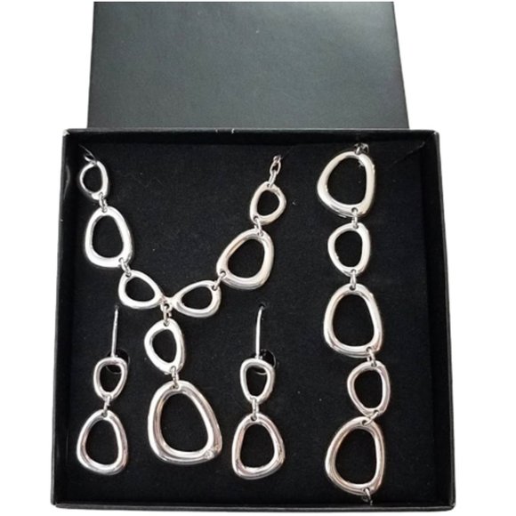 Avon Necklace, Bracelet Earrings 3-Piece Set -Silvertone NIB 2005 - Picture 5 of 5